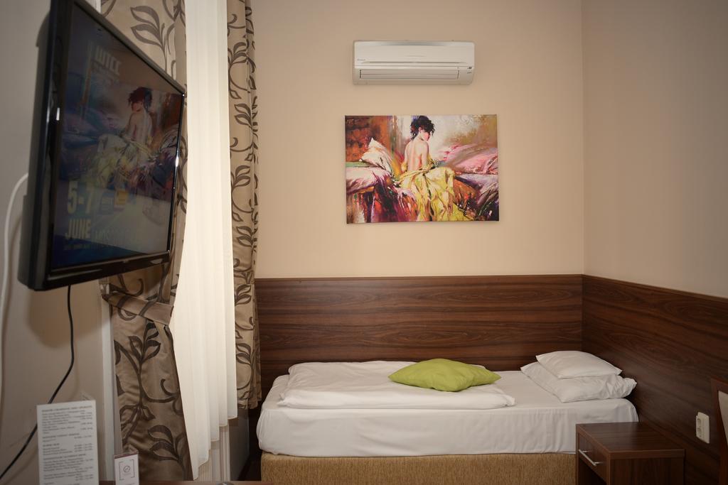 Elit Hotel Budapeszt Pokój zdjęcie