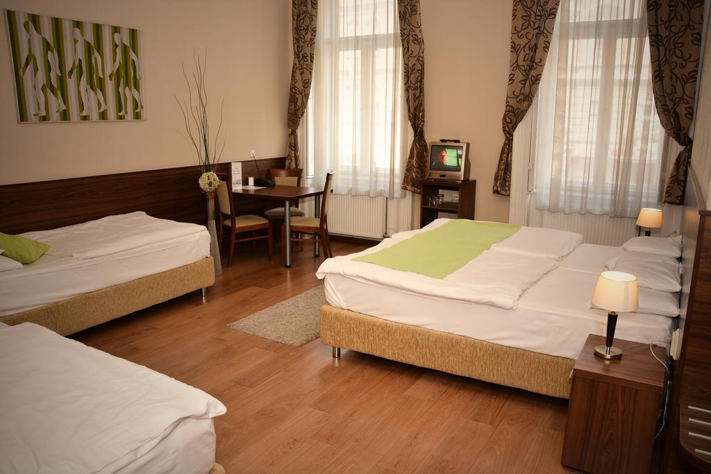 Elit Hotel Budapeszt Pokój zdjęcie