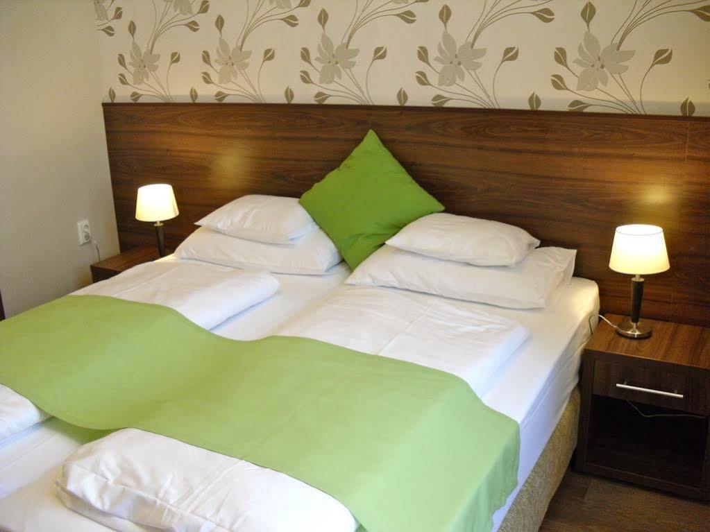 Elit Hotel Budapeszt Zewnętrze zdjęcie